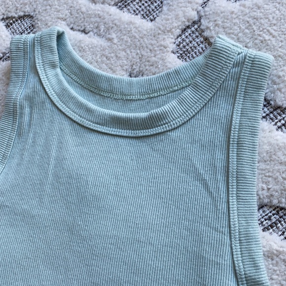 Light Seafoam Green Crop Top - Picture 2 of 4